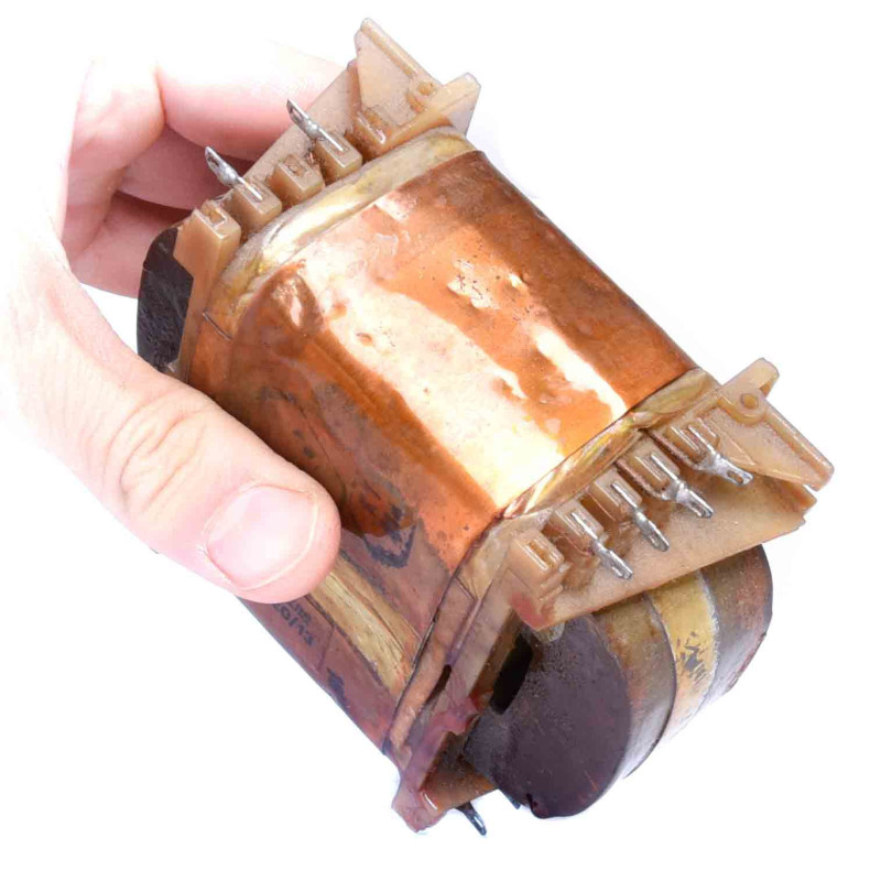 TS 120/13 25.6V, 25.6V, 18.5V, 18.5V 2.2A, 2.2A, 0.1A, 0,1A