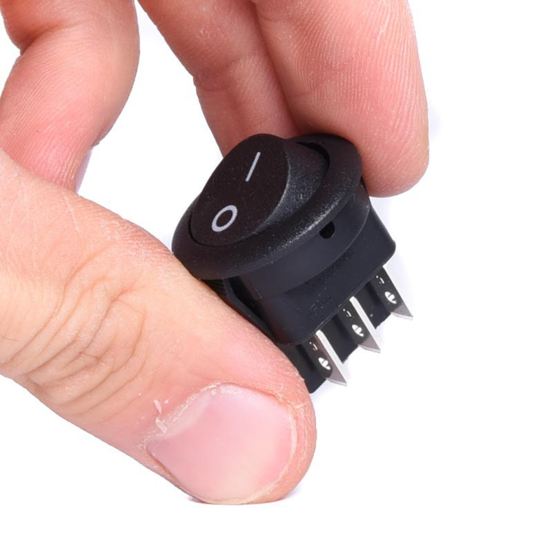 PRZEŁĄCZNIK AC 230V OKRĄGŁY 10A HQ 2 tory 6pin