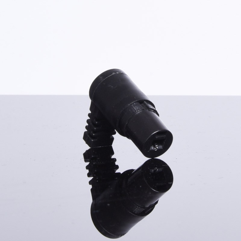 GNIAZDO GŁOŚNIKOWE SKRĘCANE KĄTOWE TYP POLSKI