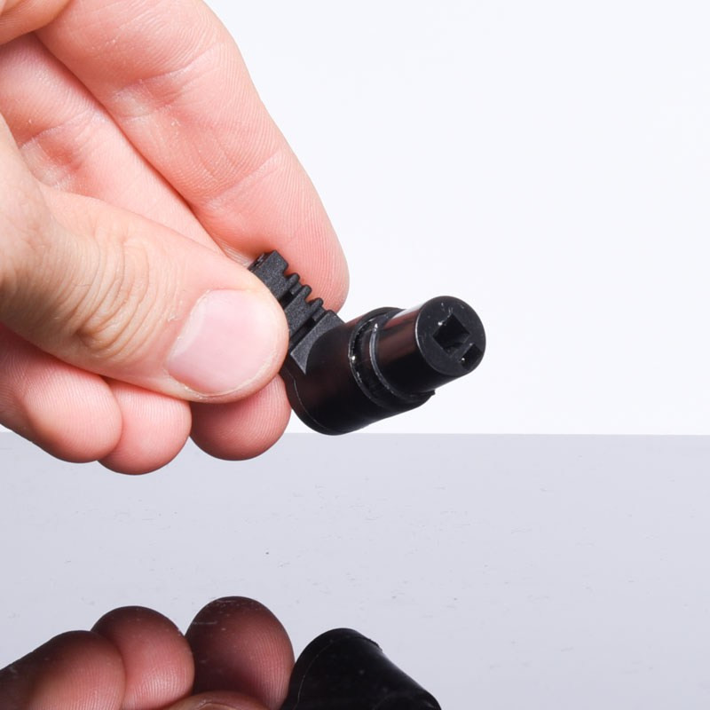 GNIAZDO GŁOŚNIKOWE SKRĘCANE KĄTOWE TYP POLSKI