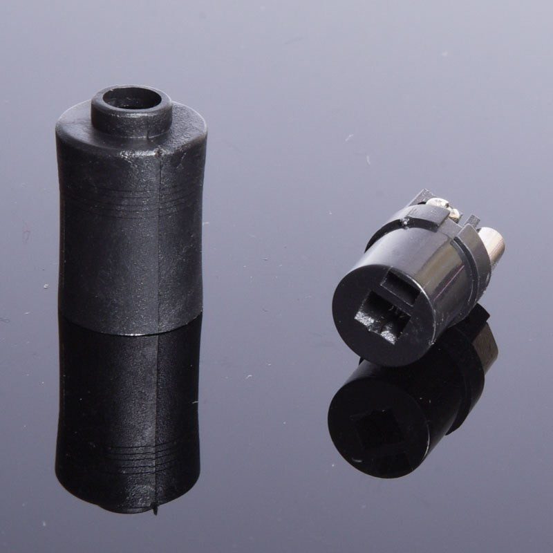 GNIAZDO GŁOŚNIKOWE SKRĘCANE PROSTE TYP POLSKI