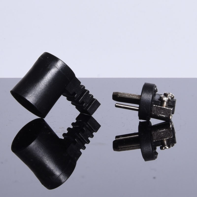 WTYK GŁOŚNIKOWY SKRĘCANY KĄTOWY CZARNY  TYP POLSKI