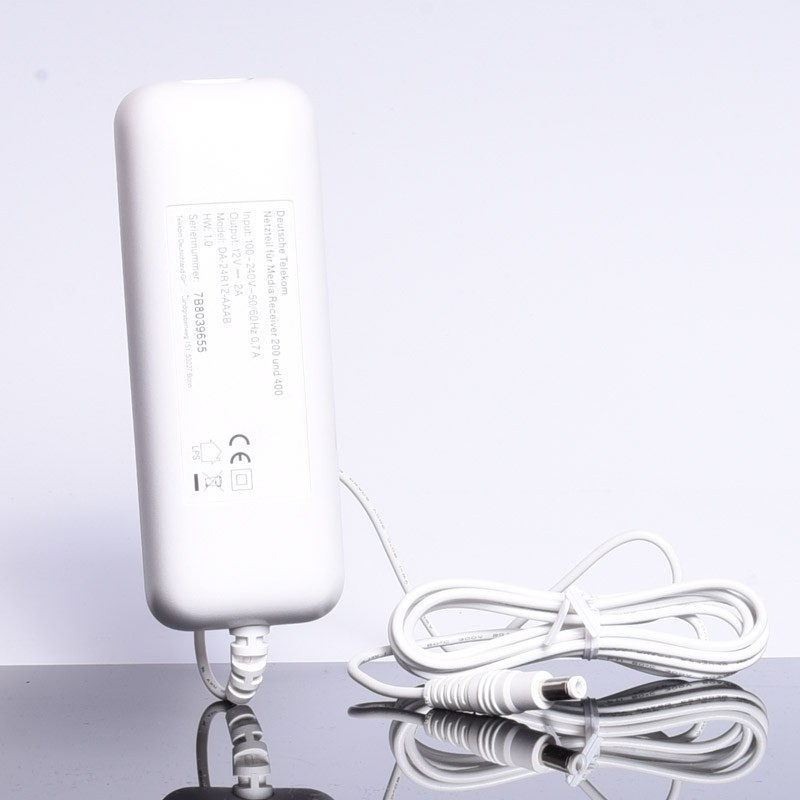 ZASILACZ 12V 2A 24W 2,5/5,5mm DEUTSCHE TELEKOM Z KABLEM AC ÓSEMKA DESKTOP BIAŁY