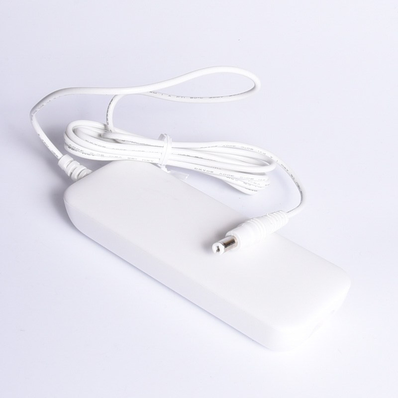 ZASILACZ 12V 2A 24W 2,5/5,5mm DEUTSCHE TELEKOM Z KABLEM AC ÓSEMKA DESKTOP BIAŁY