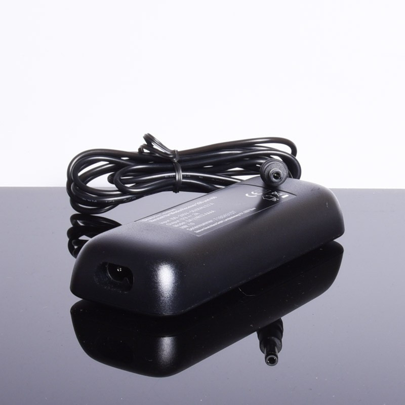 ZASILACZ 12V 2A 24W 2,5/5,5mm DEUTSCHE TELEKOM Z KABLEM AC ÓSEMKA DESKTOP CZARNY