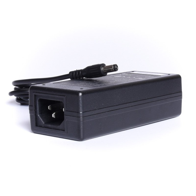 ZASILACZ ITE 30V 2A 60W 2,5/5,5mm Z KABLEM AC TYP IEC