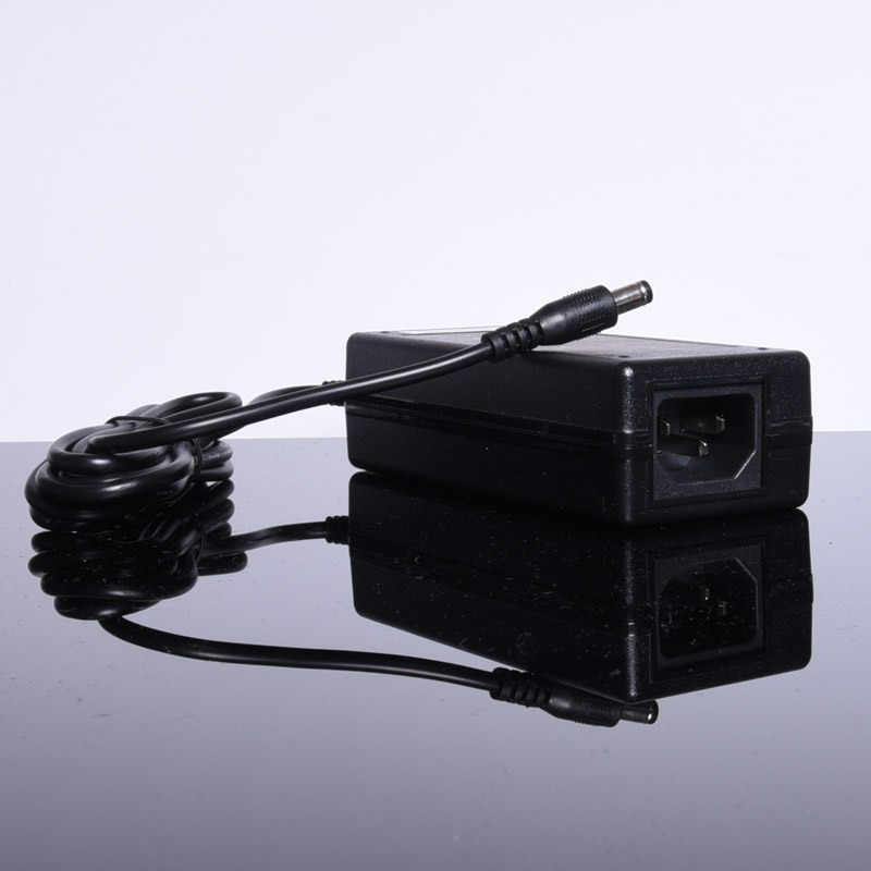 ZASILACZ ITE 30V 2A 60W 2,5/5,5mm Z KABLEM AC TYP IEC