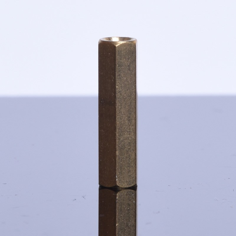 DYSTANS Z GWINTEM 18mm W/W ABO3X18II METAL