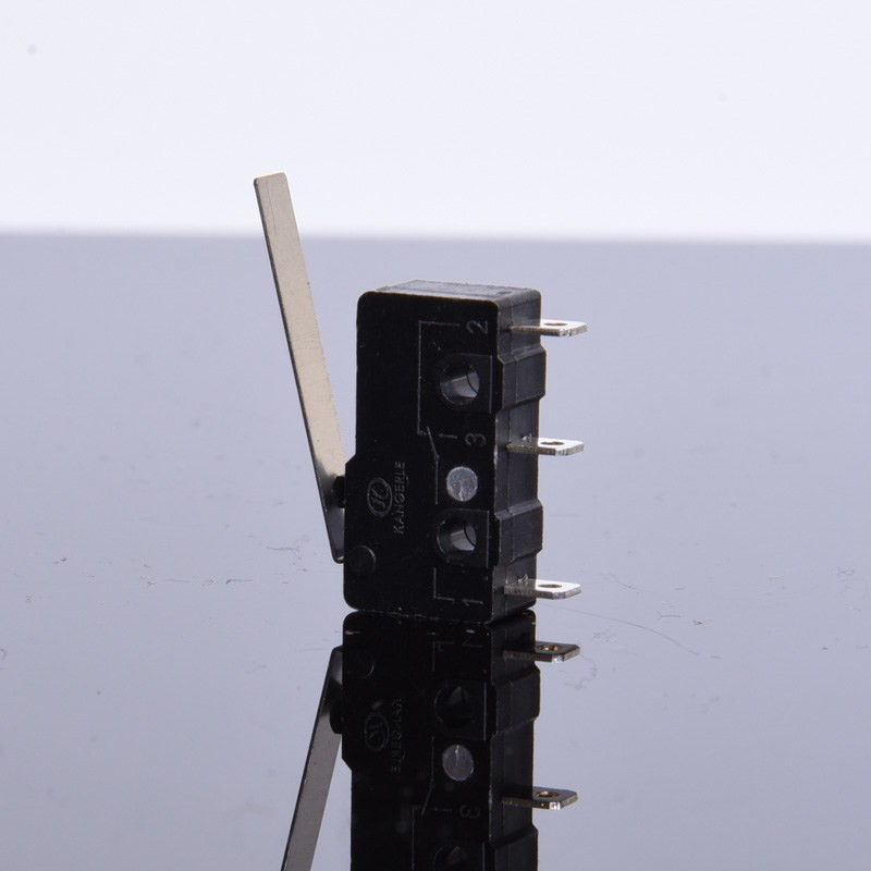 PRZEŁĄCZNIK KRAŃCOWY 1A WK611 MINI  Z DŹWIGNIĄ L-25mm PROSTĄ