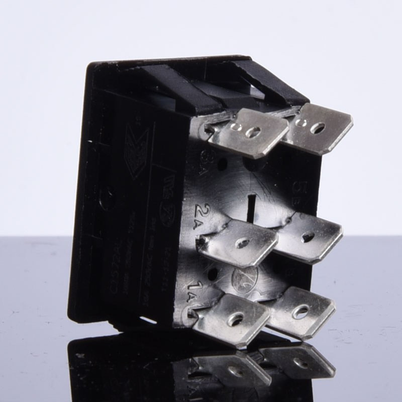 PRZEŁĄCZNIK (ON)-OFF-(ON) CHWILOWY I O II   DUŻY 16A 250VAC BULGIN