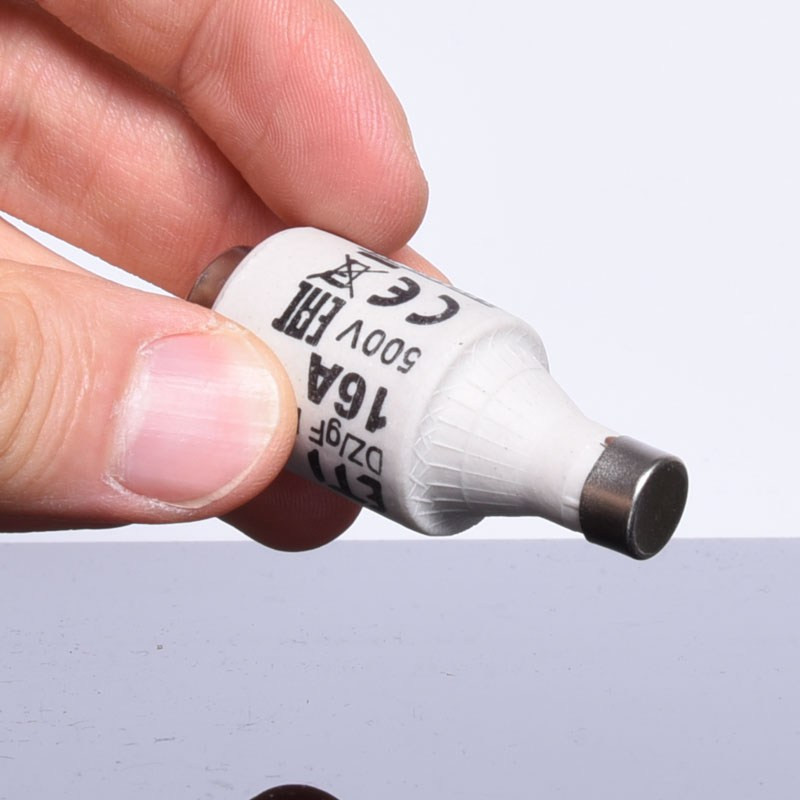 BEZPIECZNIK PORCELANOWY 16A ET1 DOMOWY STAREGO TYPU