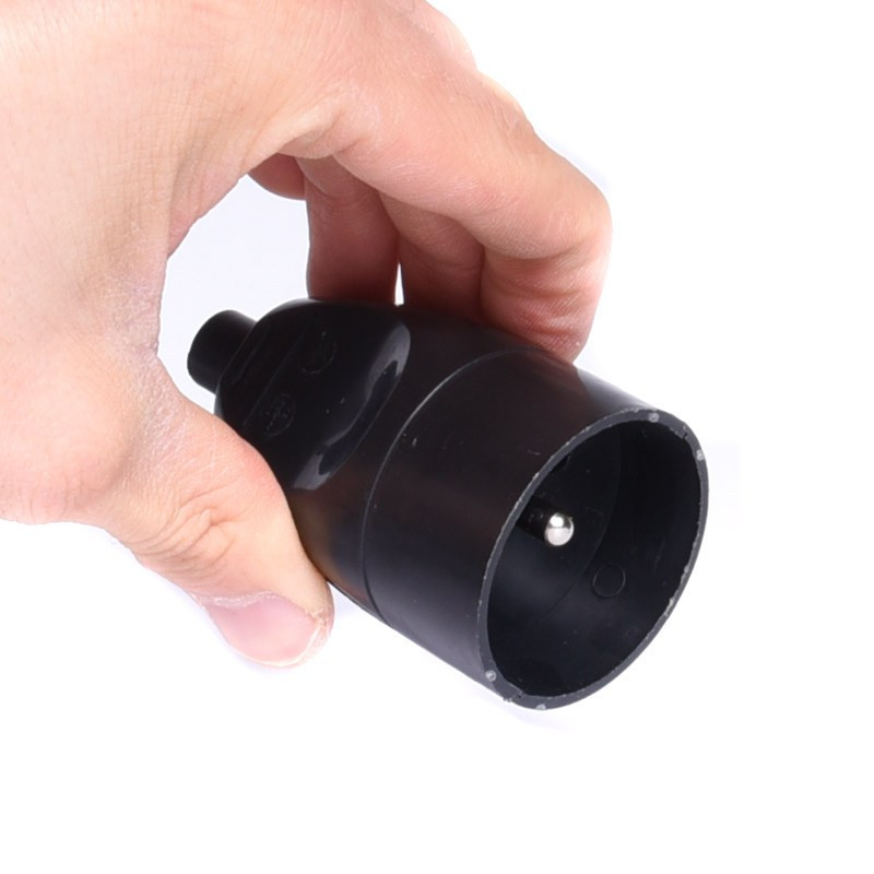 GNIAZDO ZASILAJĄCE 230V Z UZIEMIENIEM CZARNE SZCZECINEK