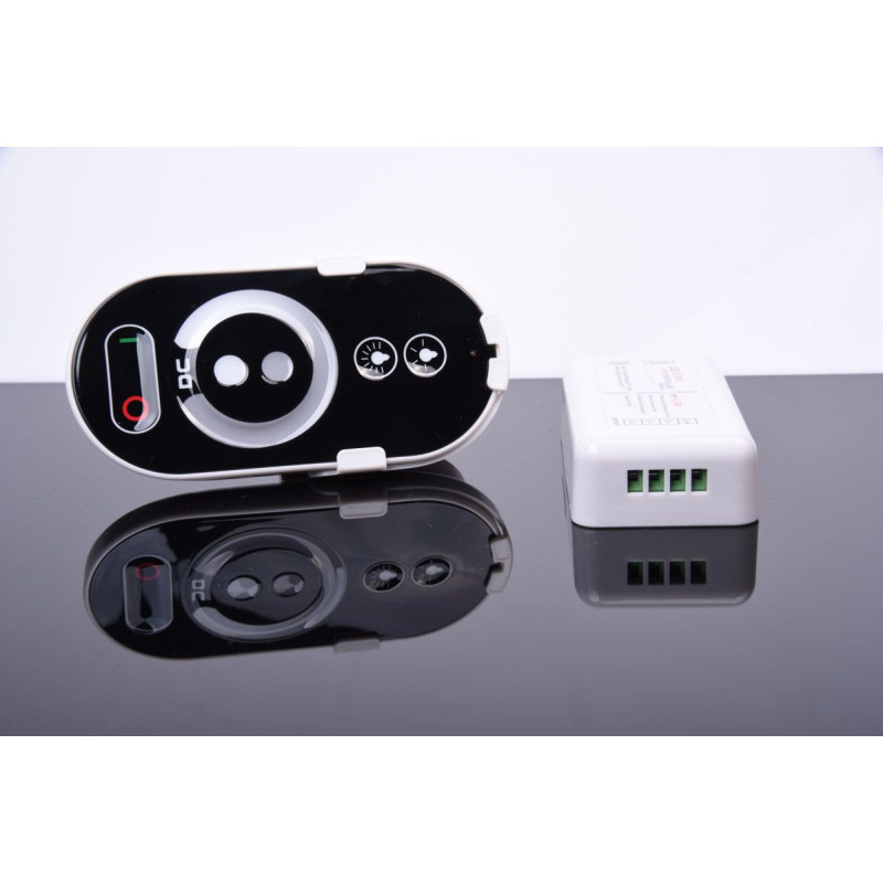 ŚCIEMNIACZ DO TAŚMY LED Z PILOTEM 12-24V SUN-TH04D