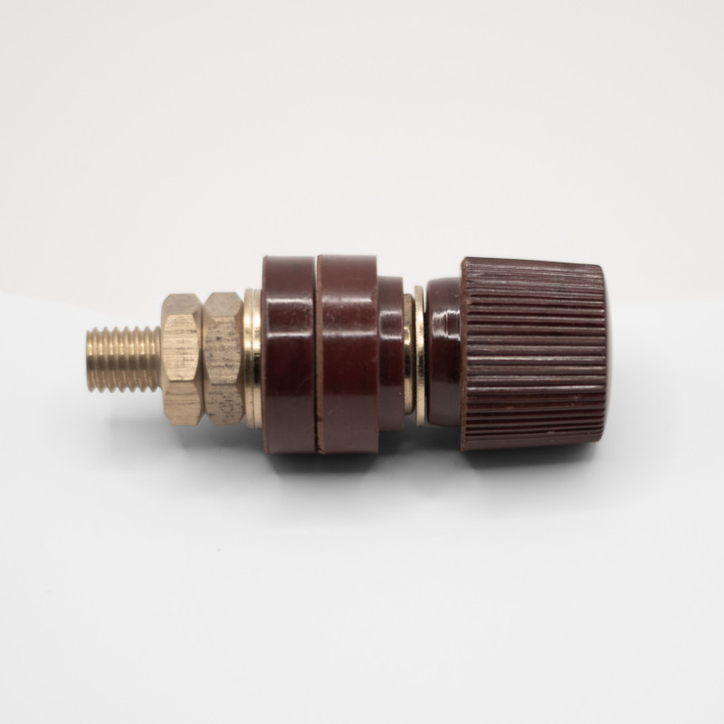 GNIAZDO POD OCZKO 77/28 M10 CZARNE/CZERWONE