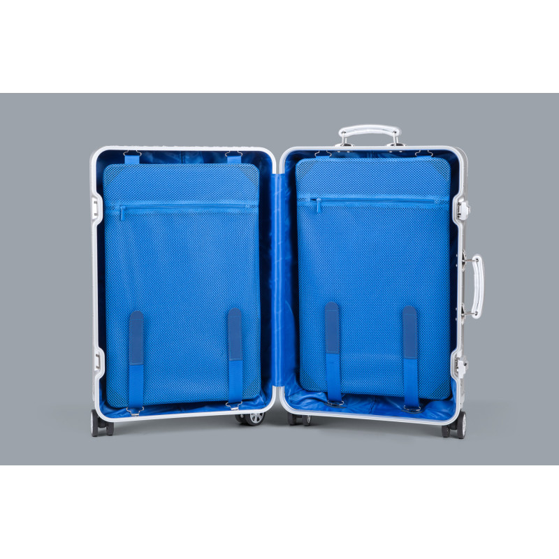 Średnia walizka aluminiowa na kółkach Kruger&Matz czarna