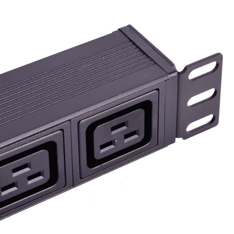 LISTWA ZASILAJĄCA 19" 1U 7 GN. IEC16A, WT. IEC16A + WYŁĄCZNIK I ZABEZPIECZENIE D-LAN