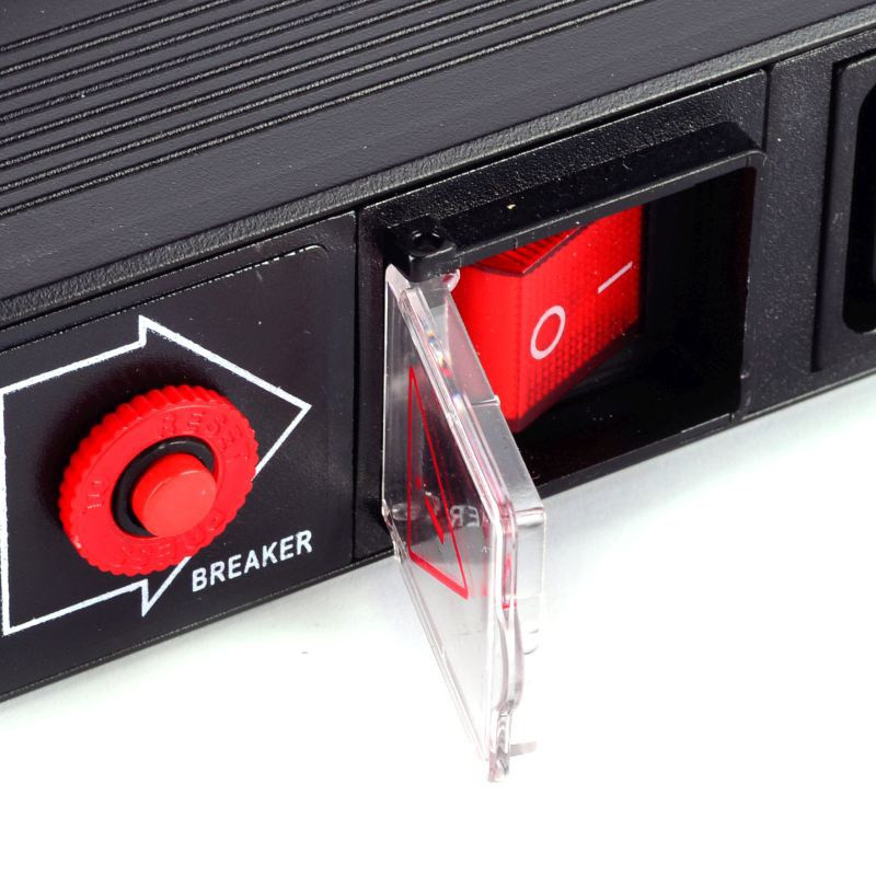 LISTWA ZASILAJĄCA 19" 1U 8 GN. IEC10A, WT. IEC10A + WYŁĄCZNIK I ZABEZPIECZENIE D-LAN