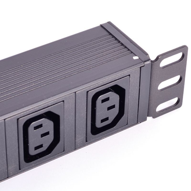 LISTWA ZASILAJĄCA 19" 1U 9 GN. IEC10A, WT. IEC10A + WYŁĄCZNIK D-LAN