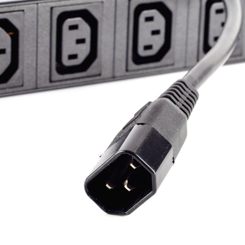 LISTWA ZASILAJĄCA 19" 1U 9 GN. IEC10A, WT. IEC10A + WYŁĄCZNIK D-LAN